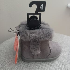Wonder Nation Gray faux fur lined suede boots infants 4